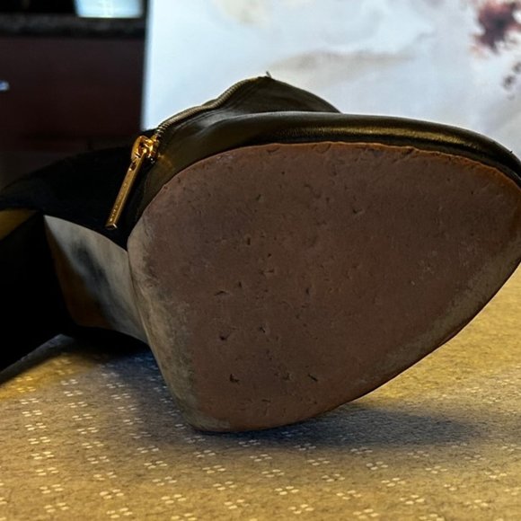 Michael Kors Leather / Suede Platform Bootie - Size 7 - Picture 4 of 5